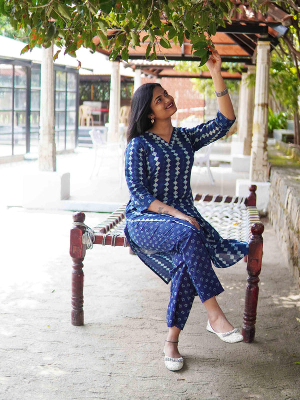 Ajrakh Mul Cotton Kurta ( One Piece ) - Diamond Indigo